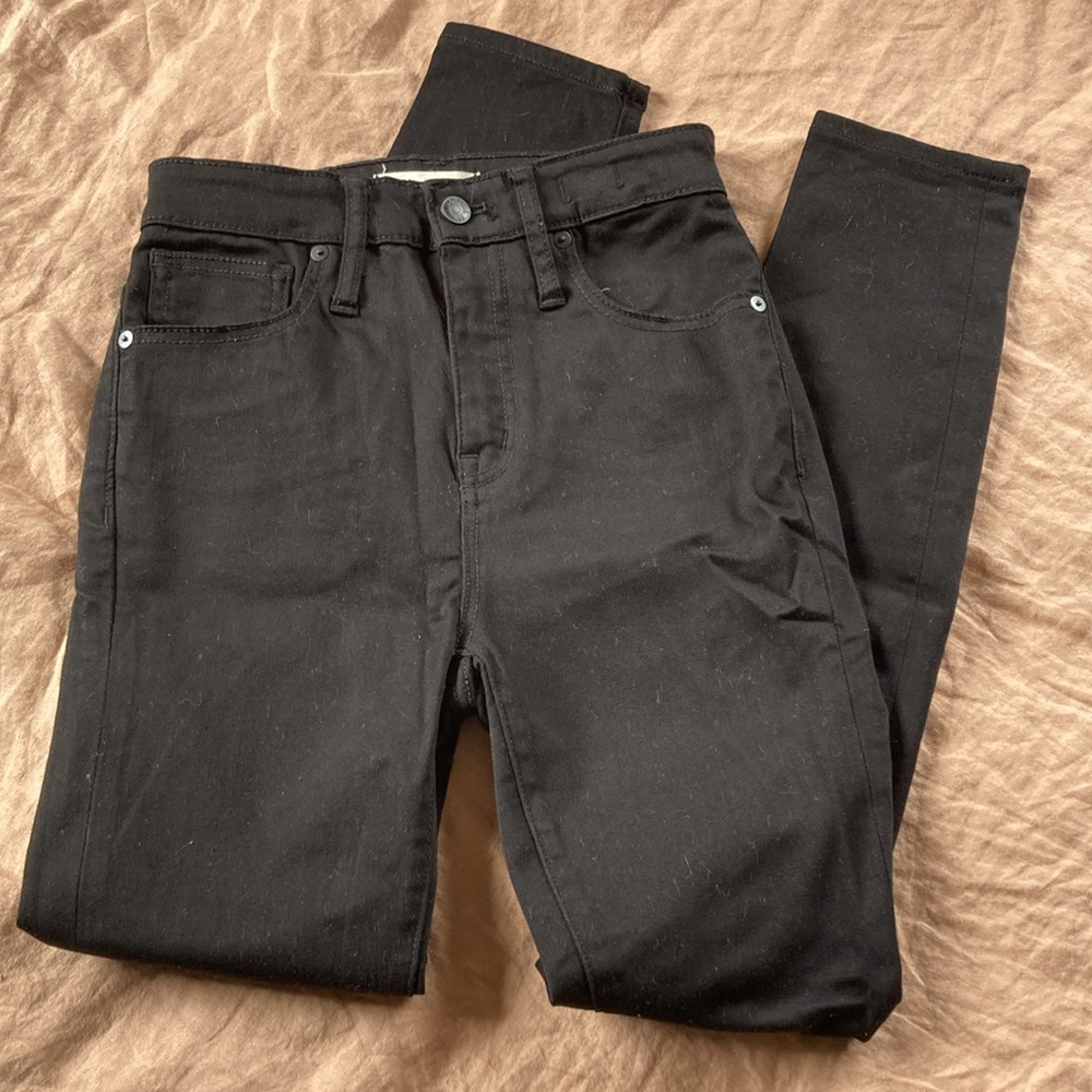 LIKE NEW Madewell Curvy High-Rise Skinny Jeans in Carbondale Wash